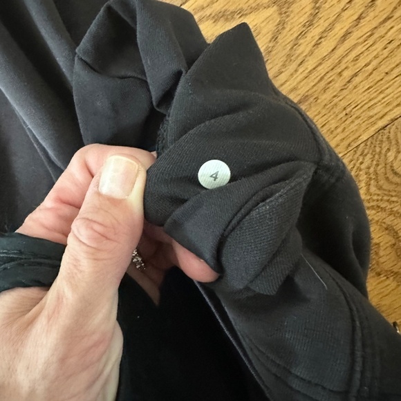Lululemon Savasana Wrap in Black (Size 4) - Picture 7 of 11